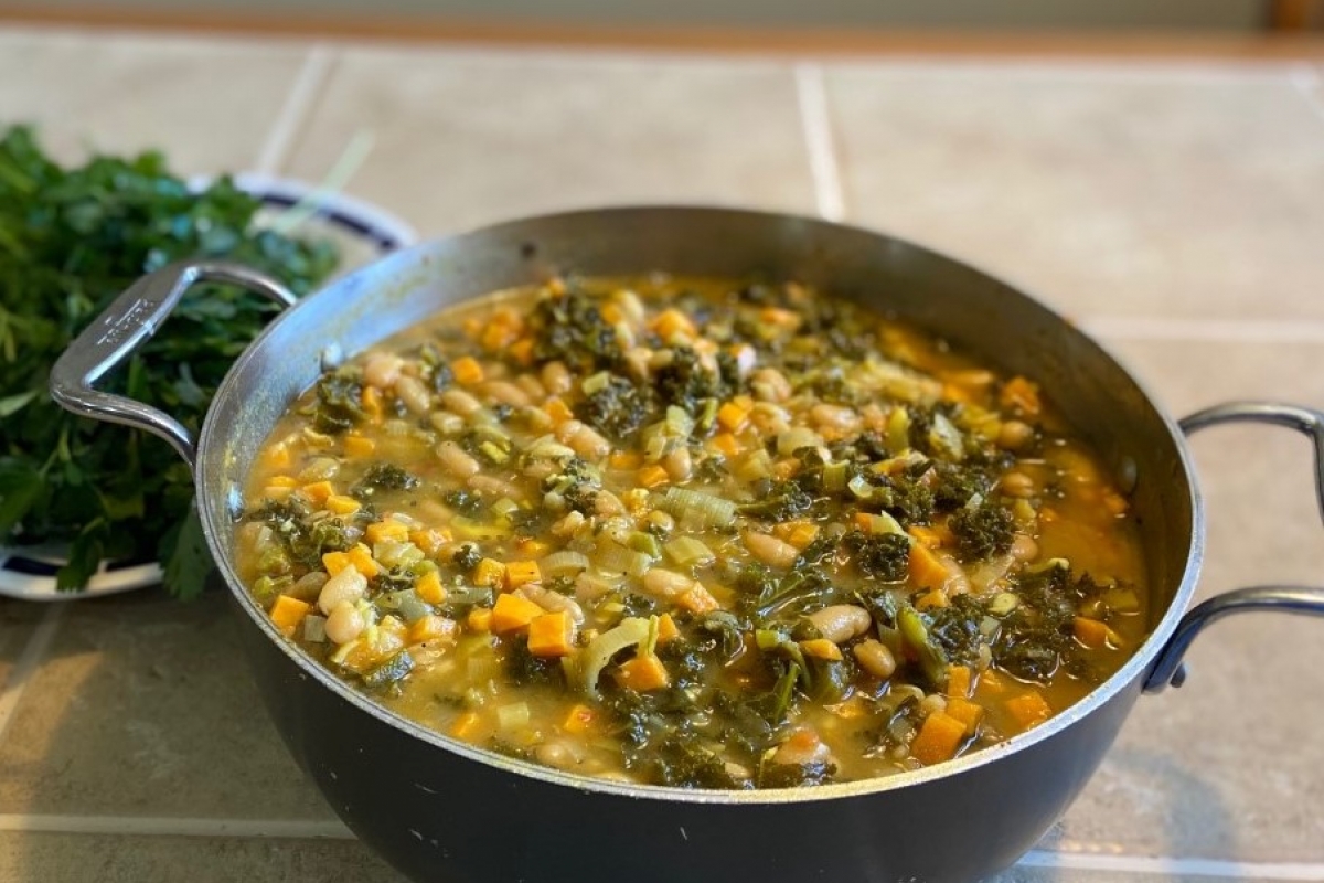 kale and bean soup